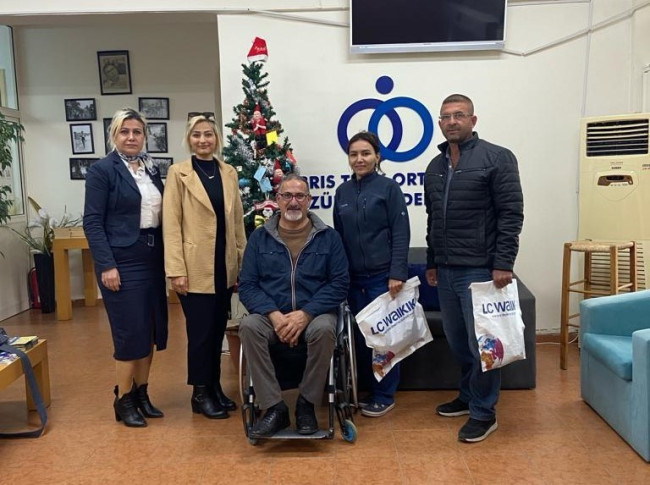 Onbeş Kasım Kıbrıs Üniversitesi öğrencileri Kıbrıs Türk Ortopedik Özürlüler Derneğini ziyaret etti